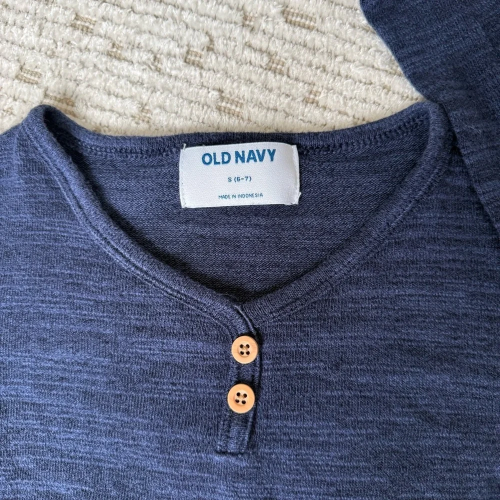 Old Navy Kids Dark Blue Long Sleeve Tee Small (6-7)
